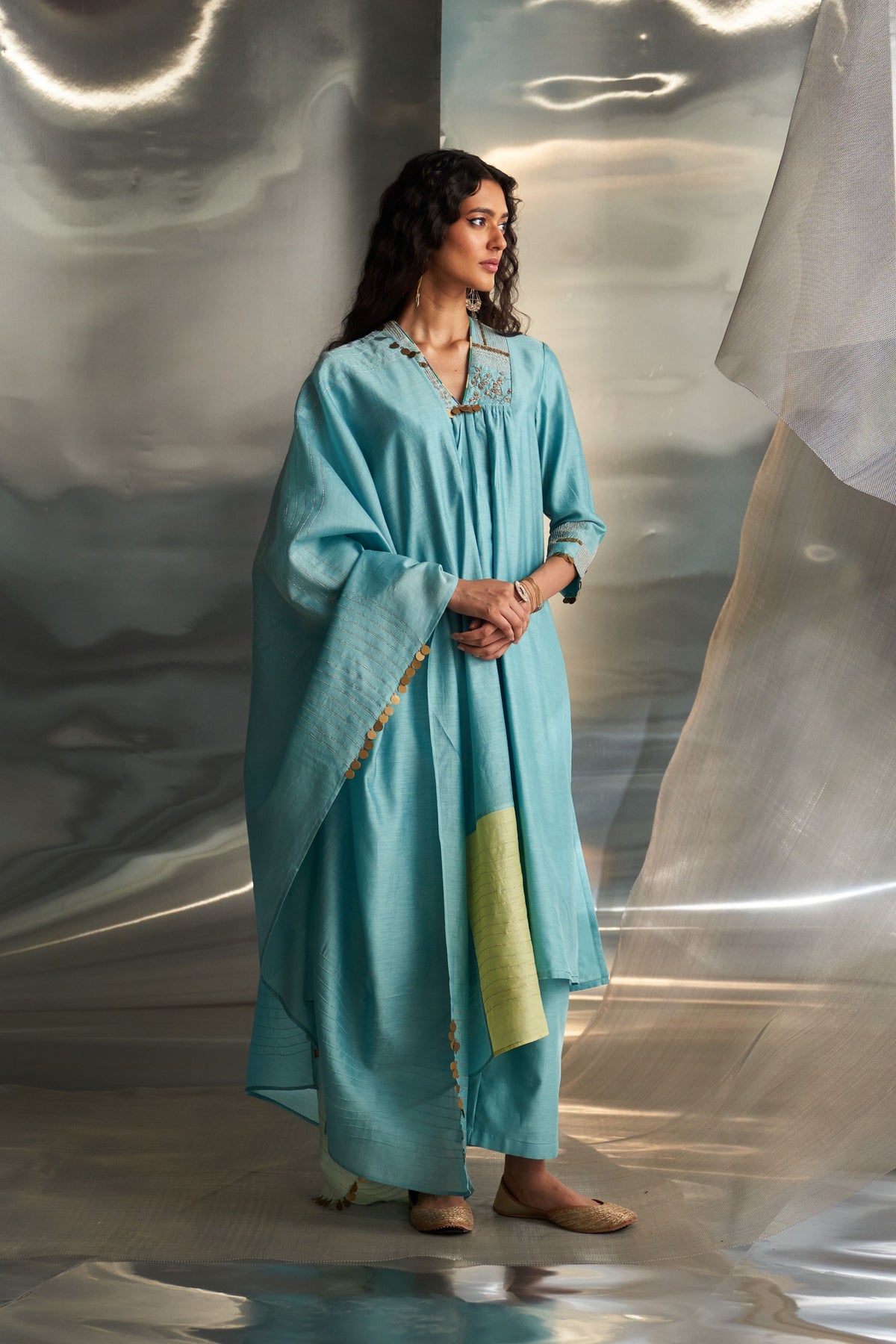 Blue V-neck Kurta Set