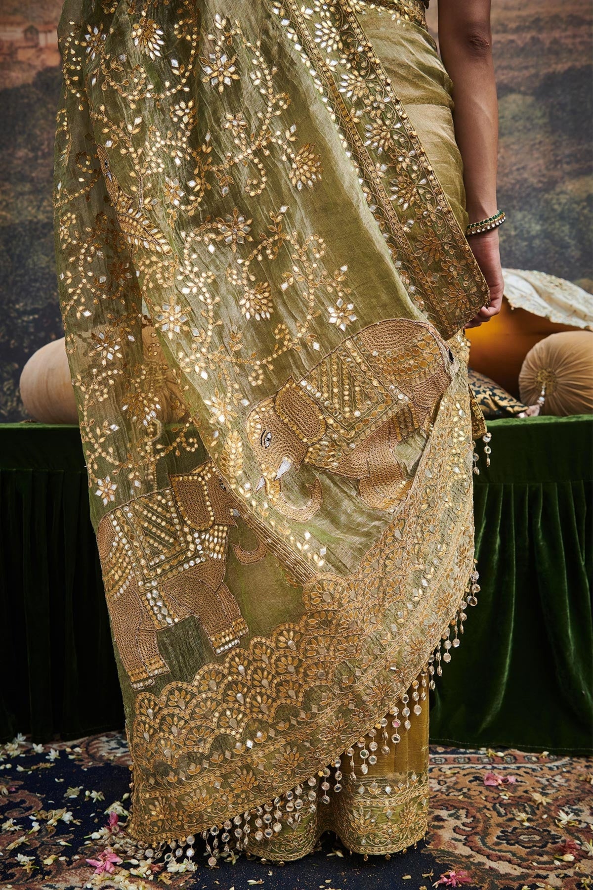 Gaja Rachna Saree Set