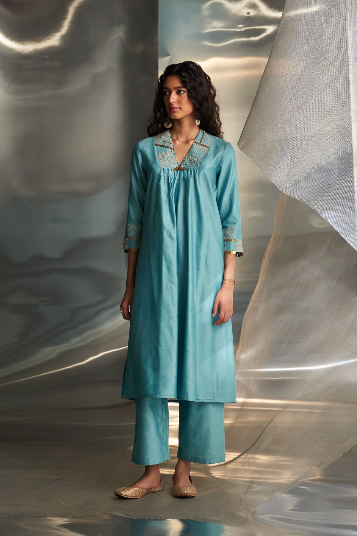 Blue V-neck Kurta Set