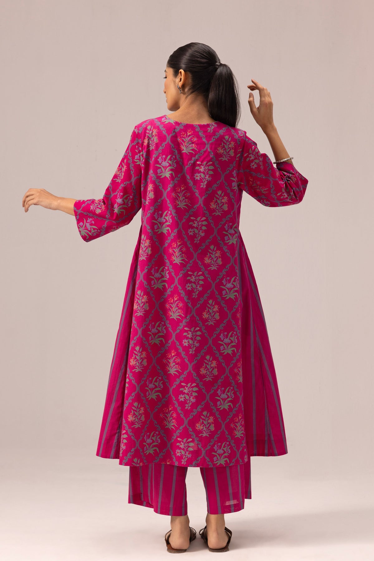 Jia Pink Kurta Set