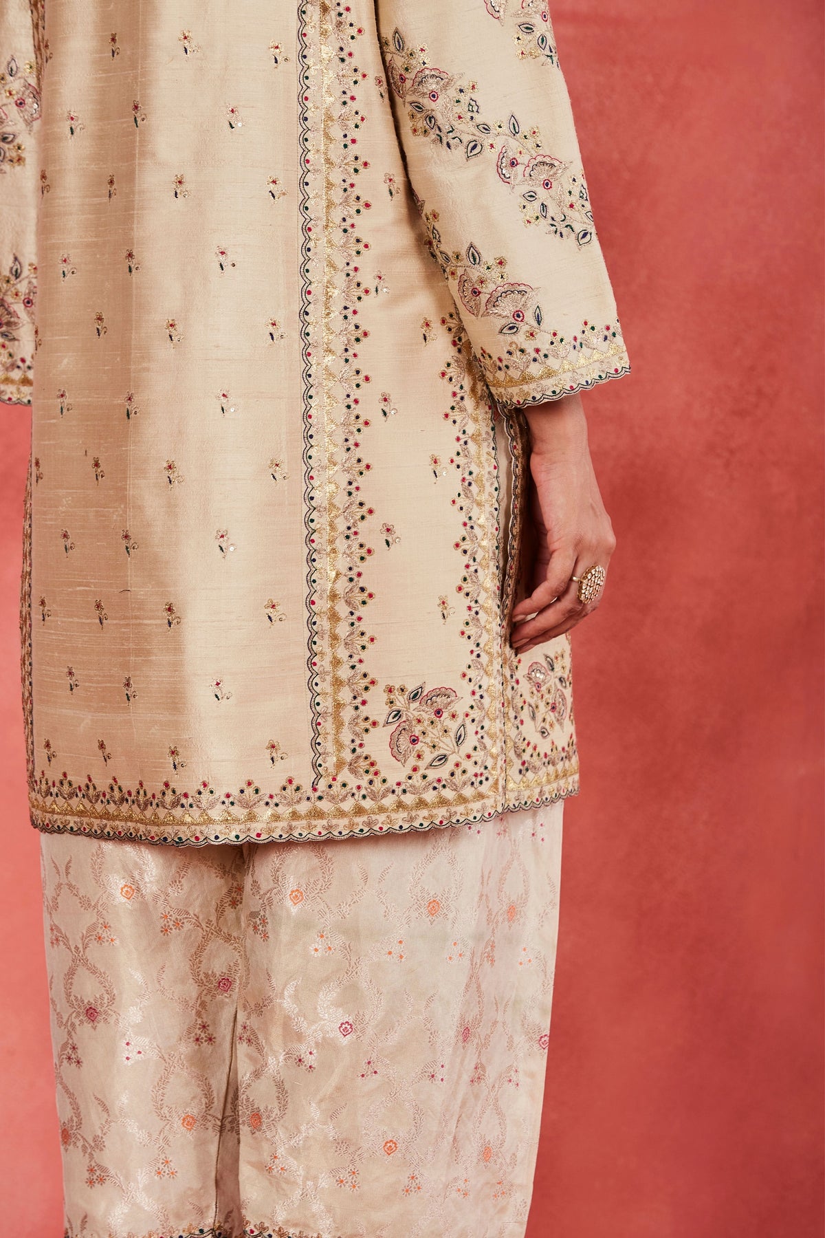 Noushin Kurta Set