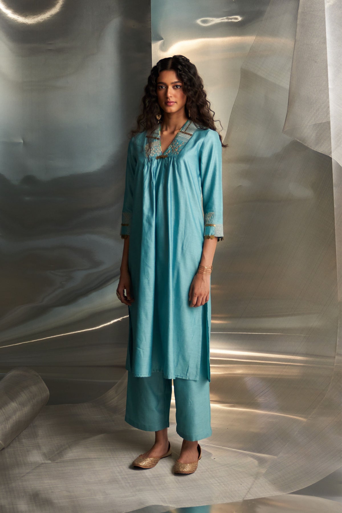 Blue V-neck Kurta Set