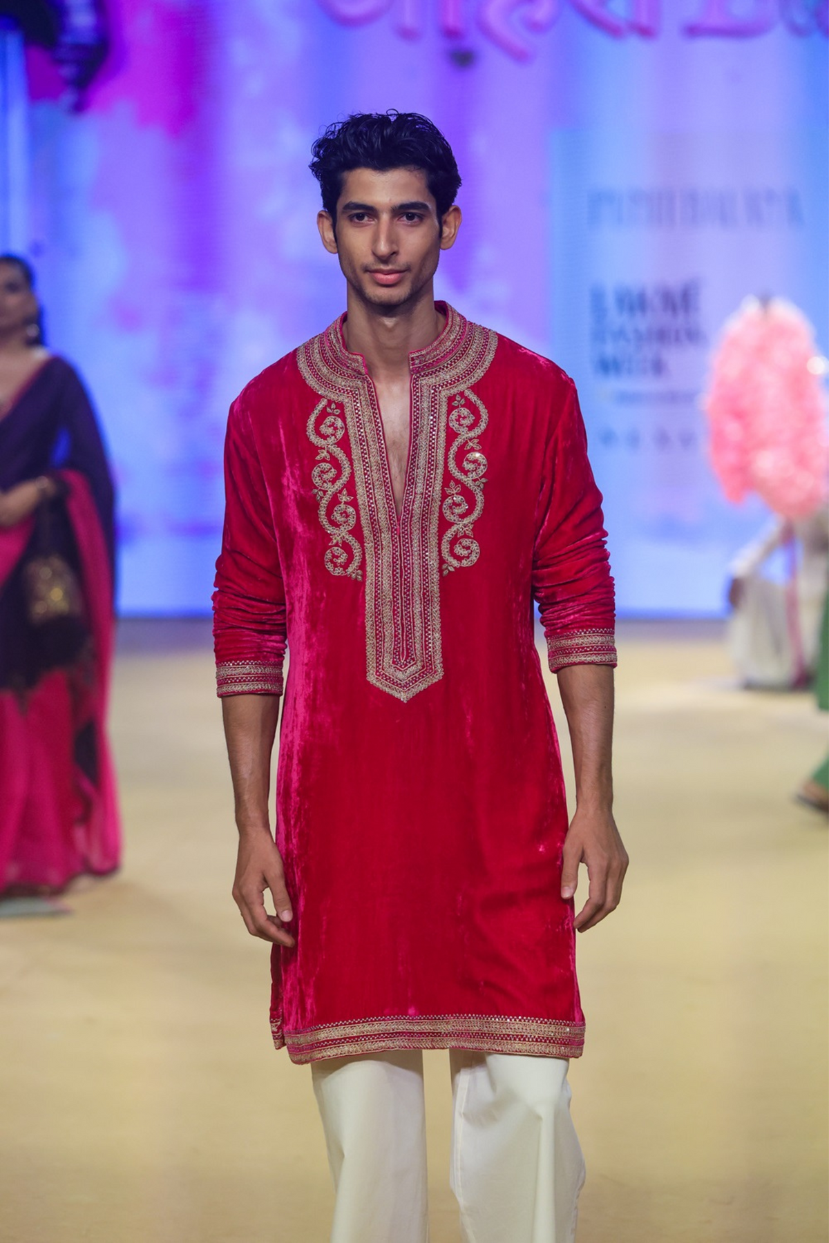 Gulabi Gulaal Kurta Set