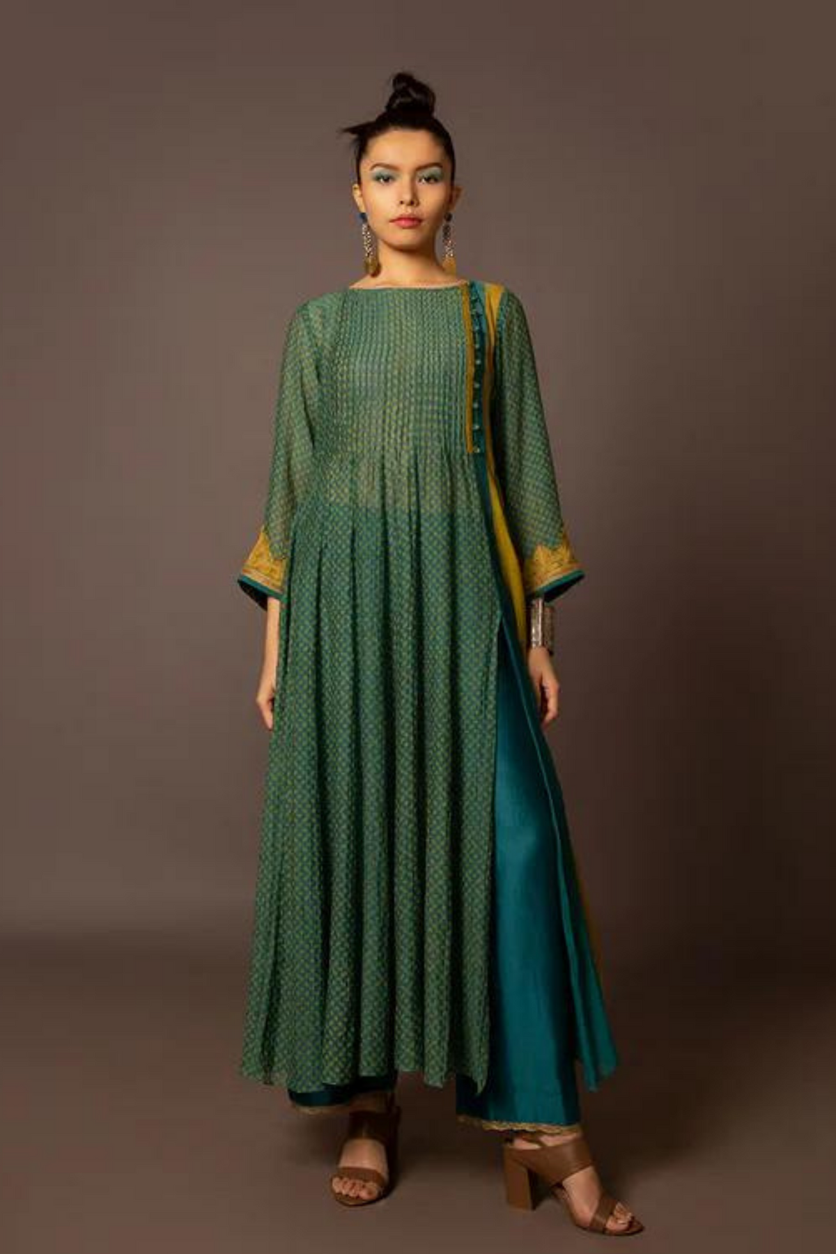 Kurta With Side Contrast Panel