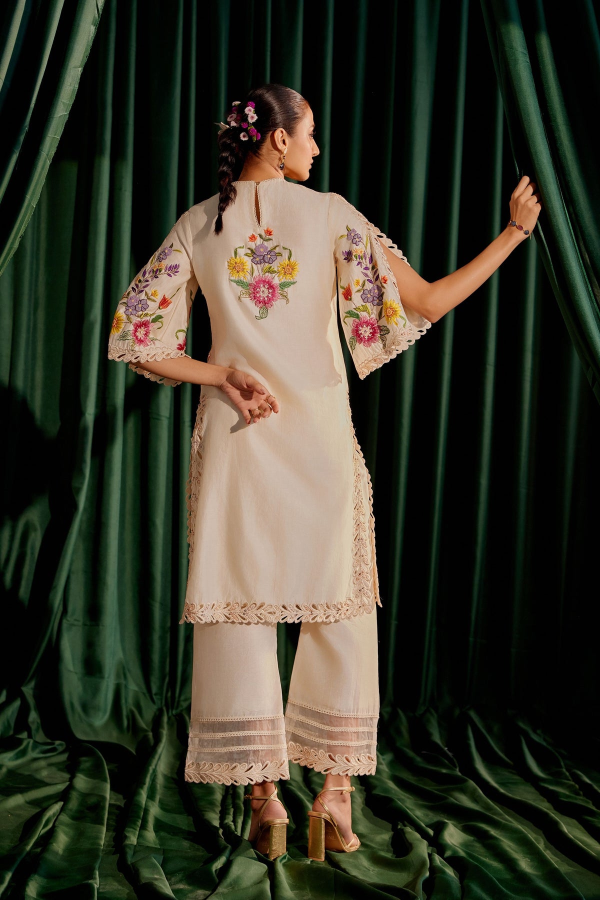 Ivory Floral Threadwork Kurta Set