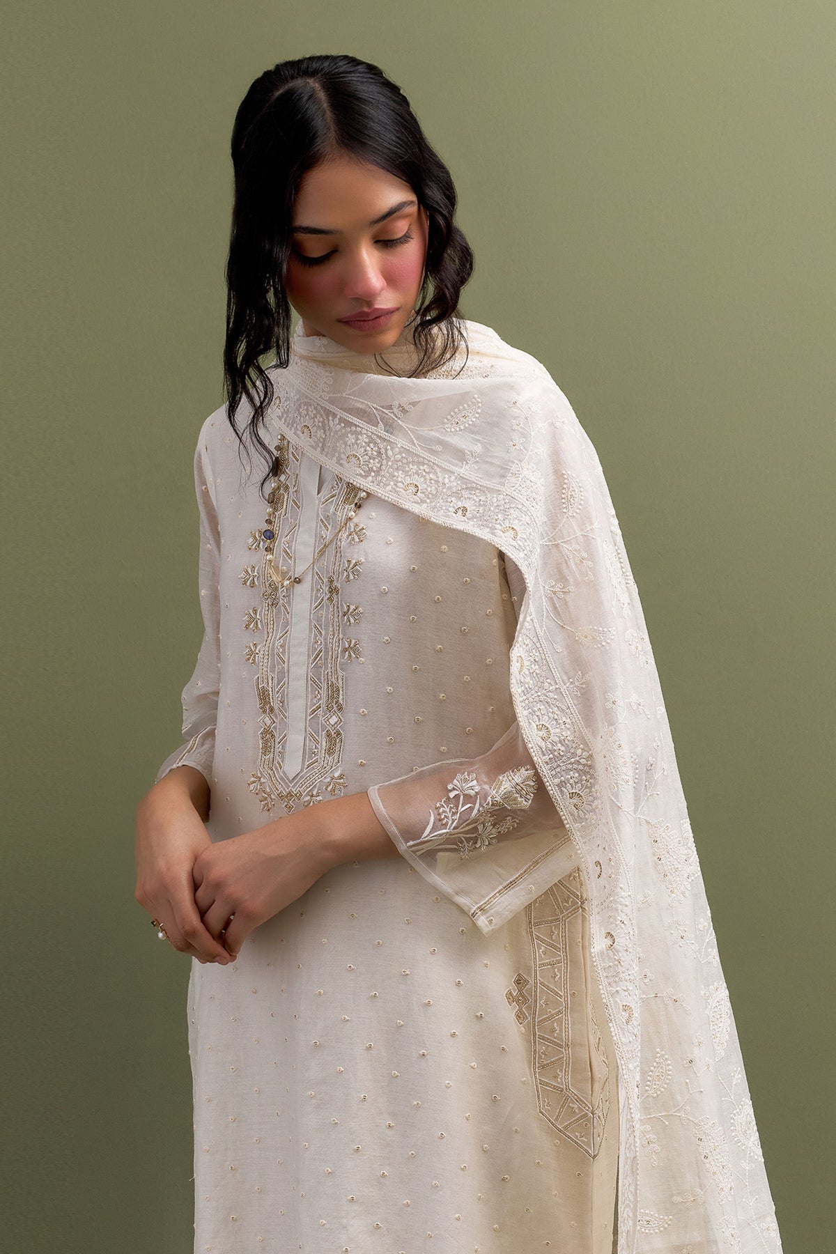 Ivory Embroidered High Low Kurta Set With Dupatta