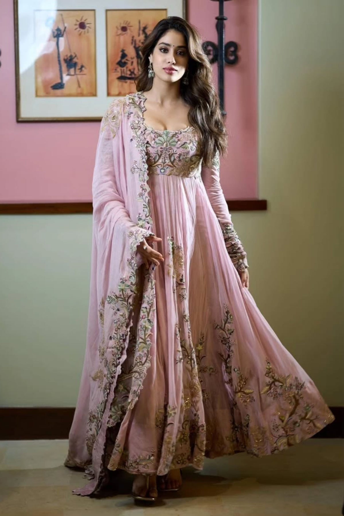 Janhvi Kapoor in Anamika Khanna