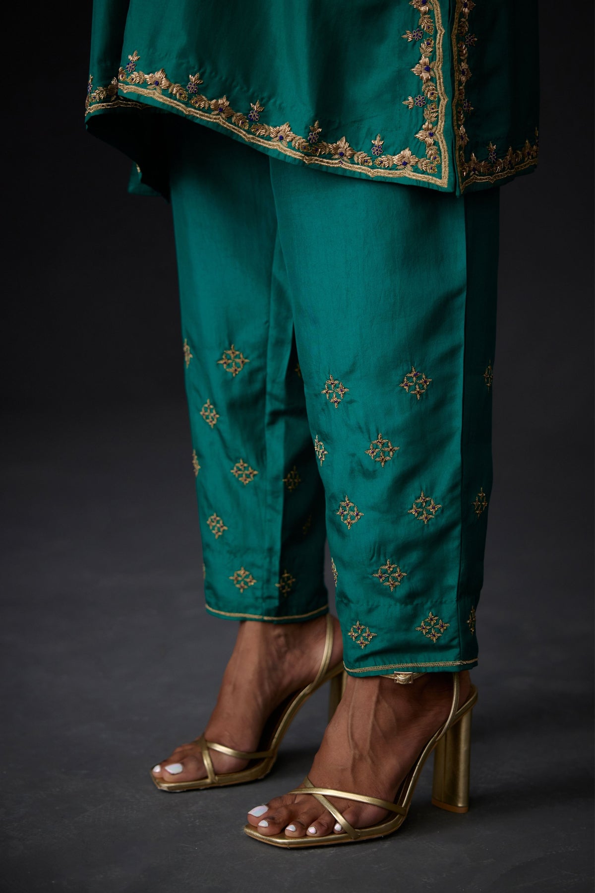 Evergreen Embroidered Tunic With Trouser