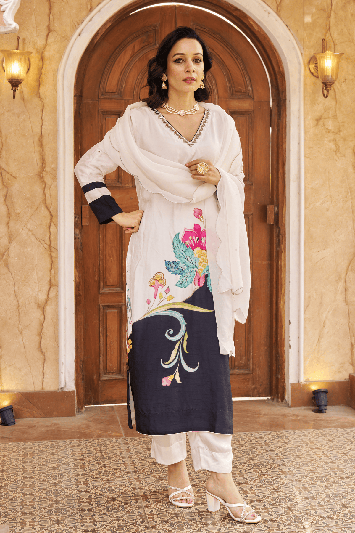 Nayaab Black &amp; White Kurta Set