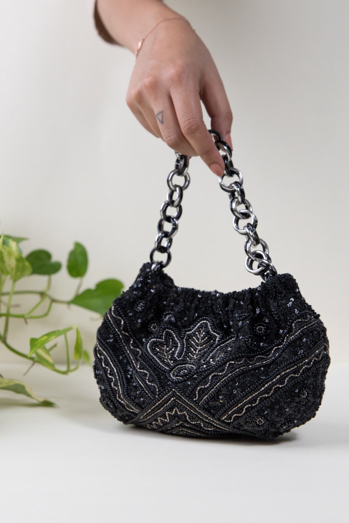 Raat ki rani black bag