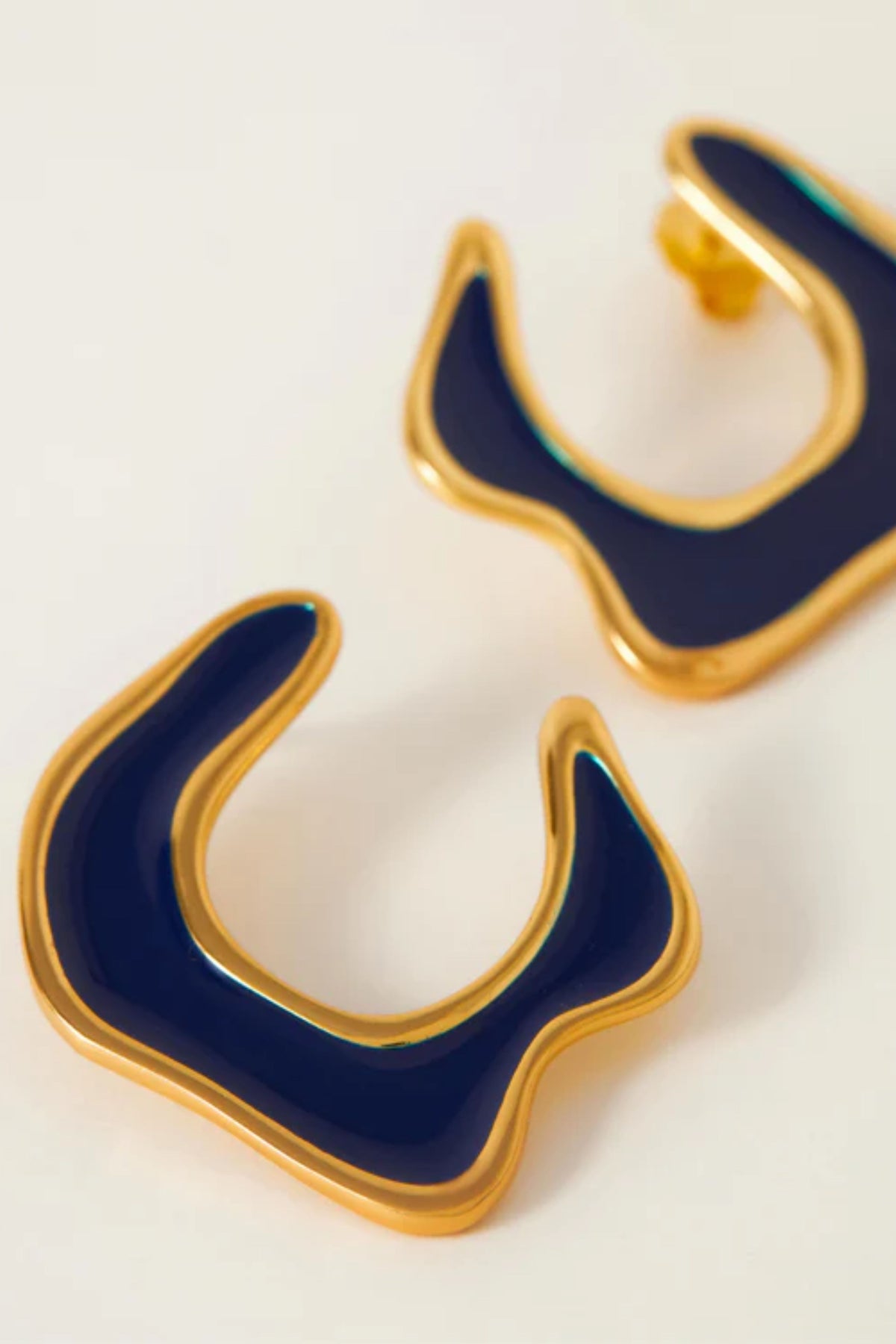 Hawaii-l Navy Earrings