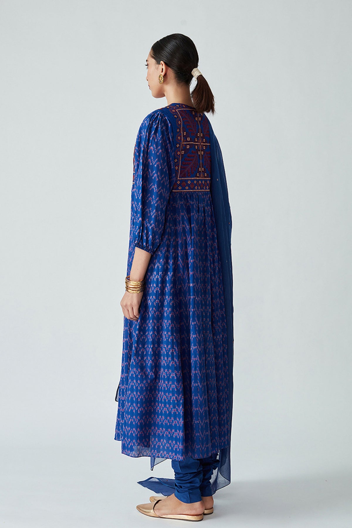 Hesperi Handloom Ikat Kurta Set