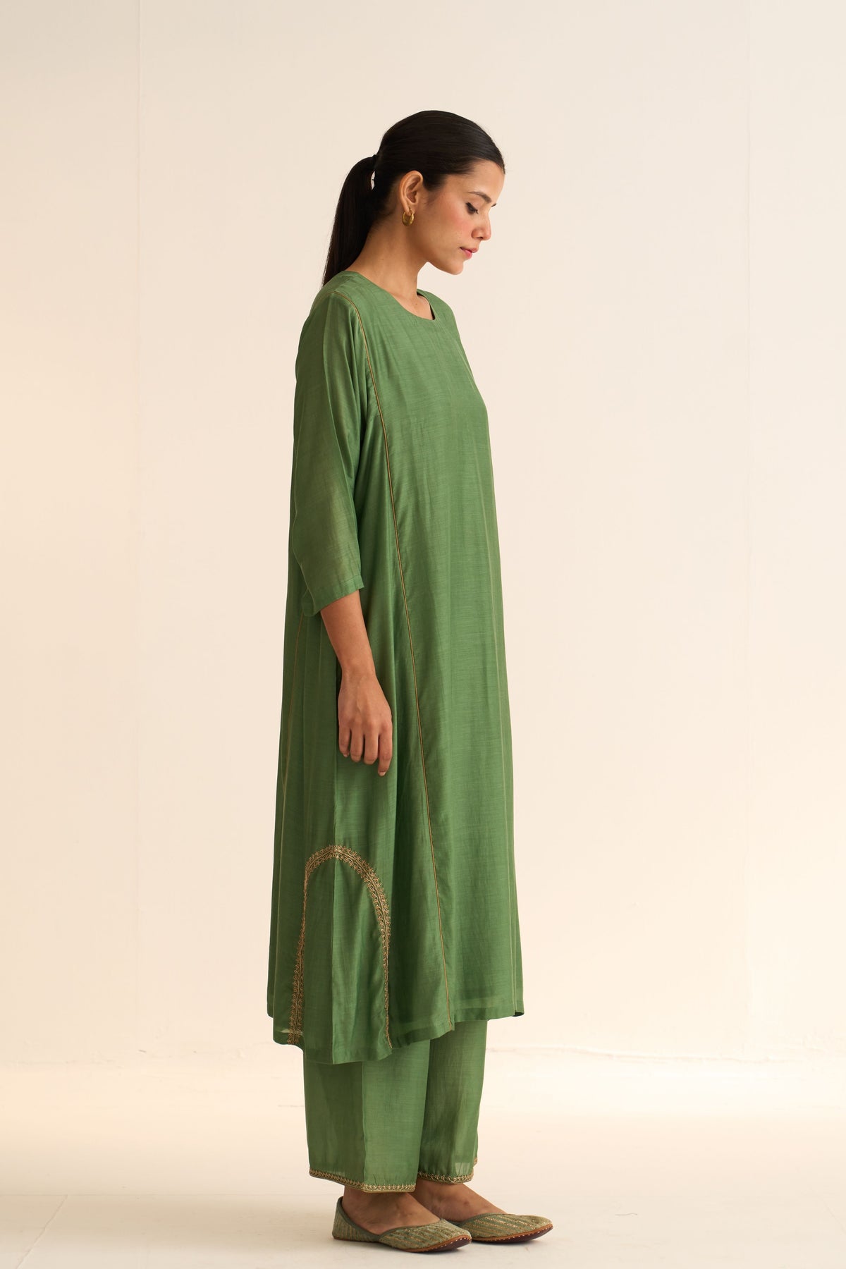 Mridini Sage Green Kurta Set