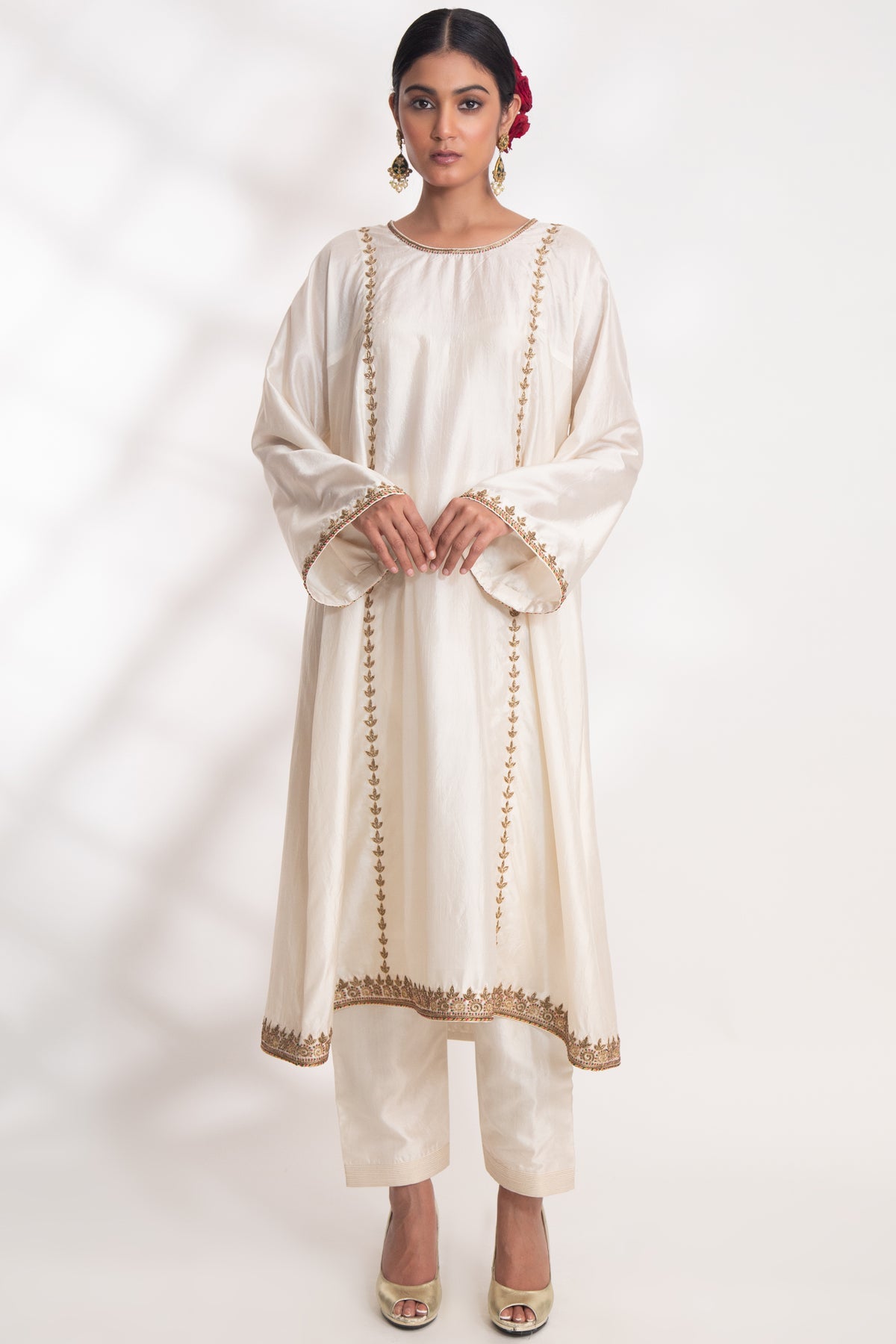 Ivory Aavya Kurta Set