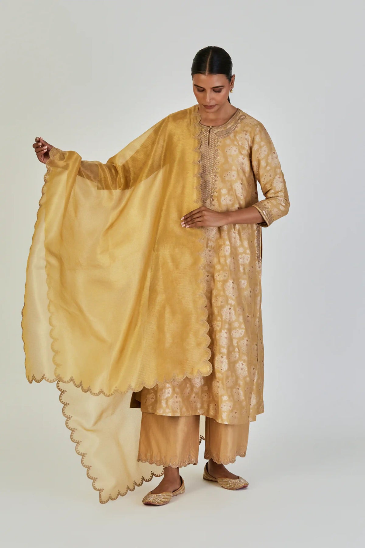 Naomi Dupatta