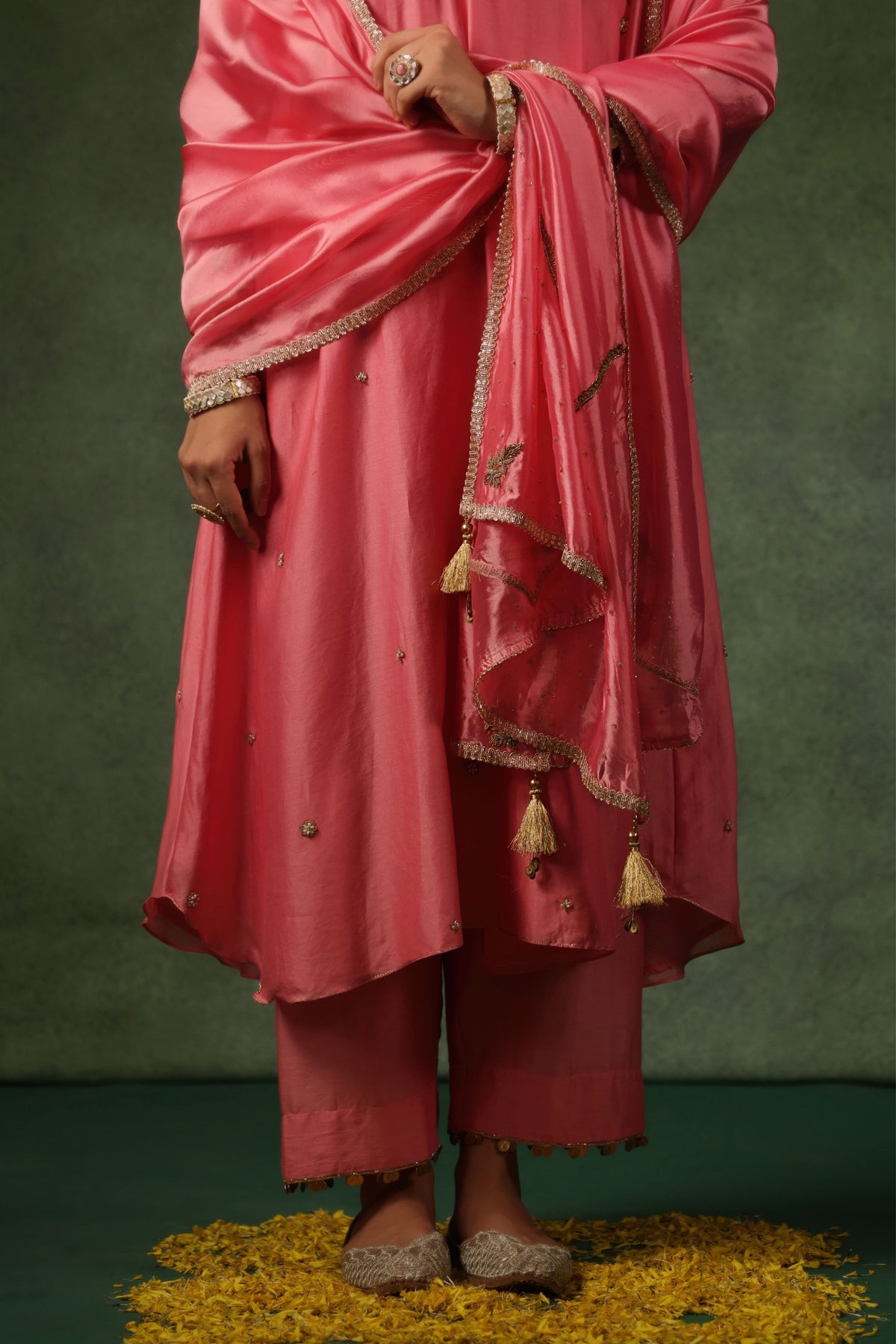 Pakeezah Phool Kurta Set