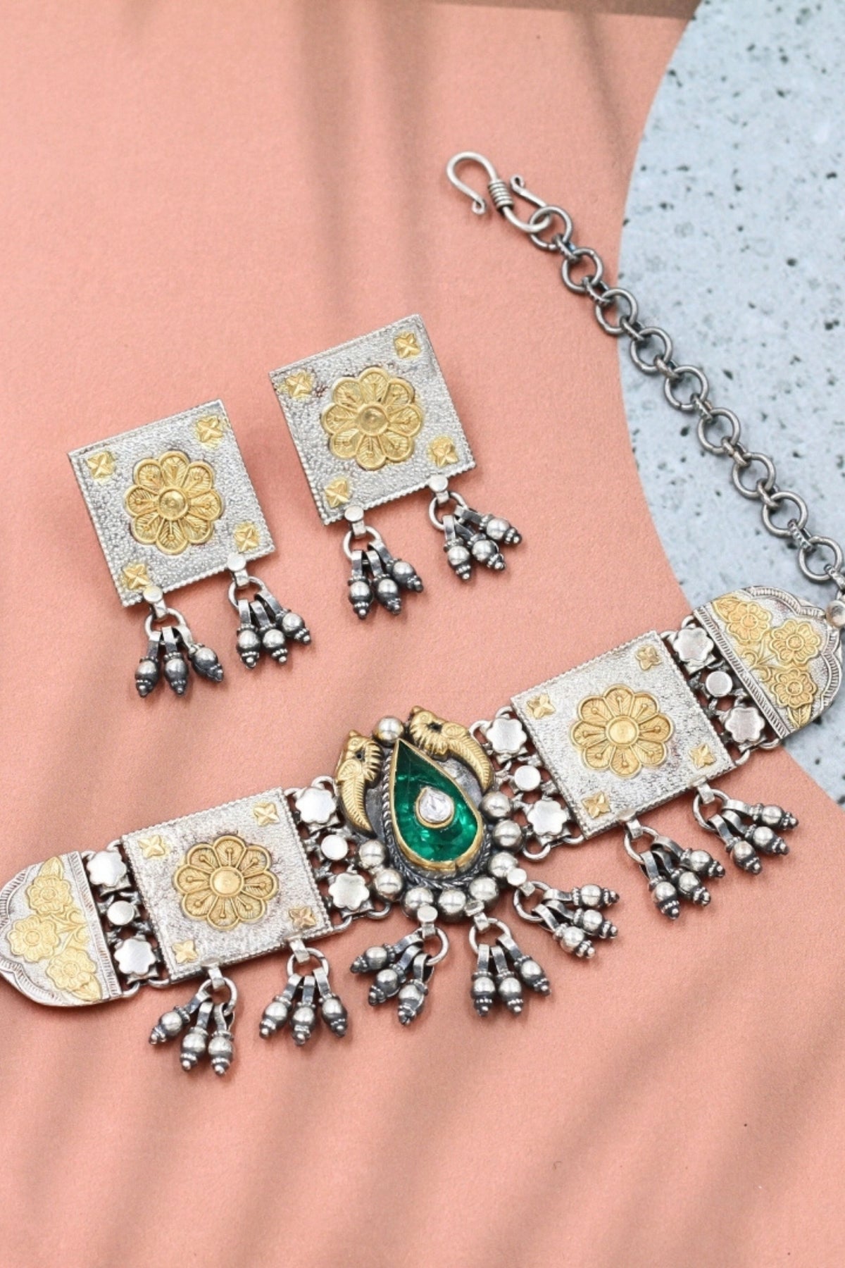 Emerald Splendor Silver Necklace Set