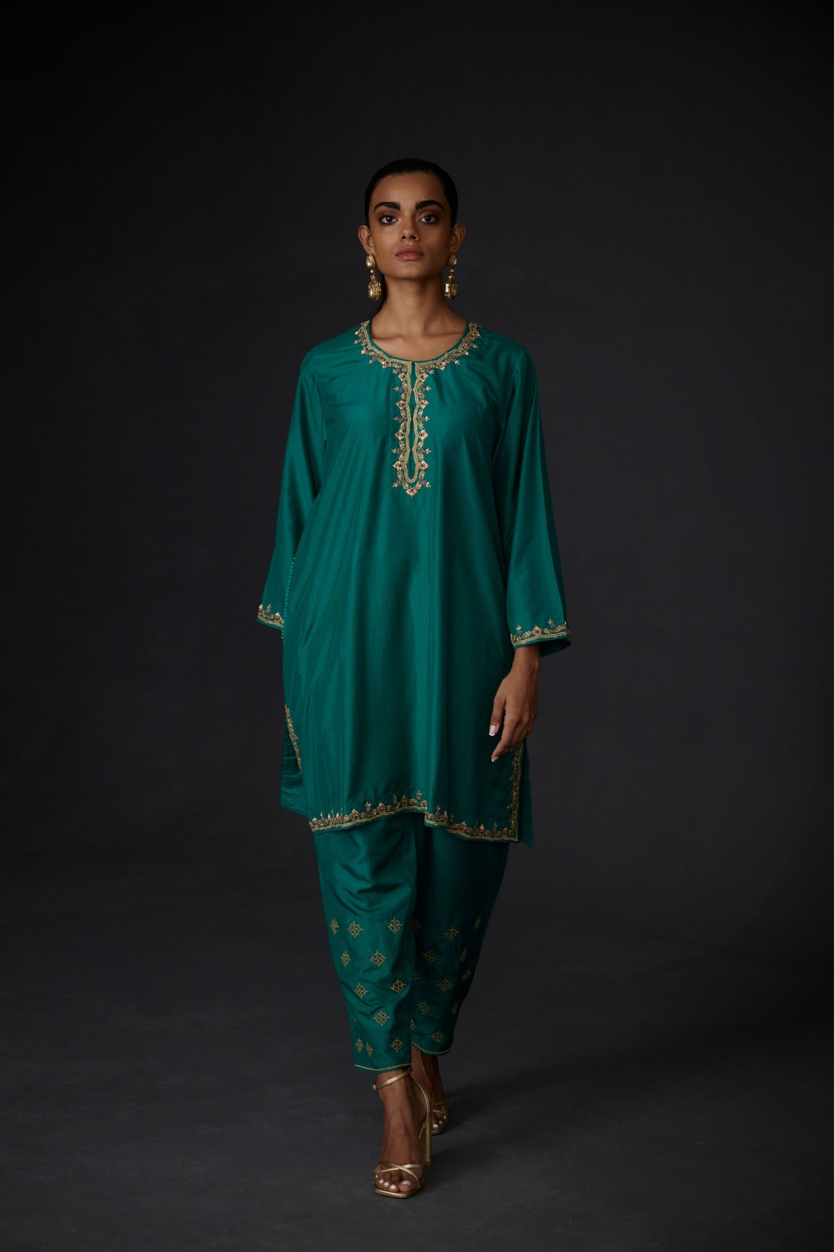 Evergreen Embroidered Tunic With Trouser