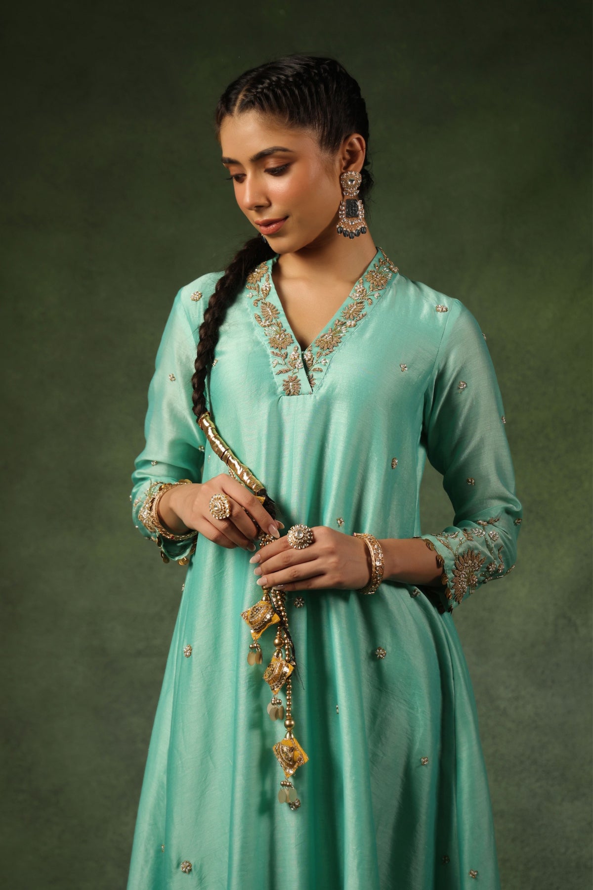 Neela Pakeezah Kurta Set