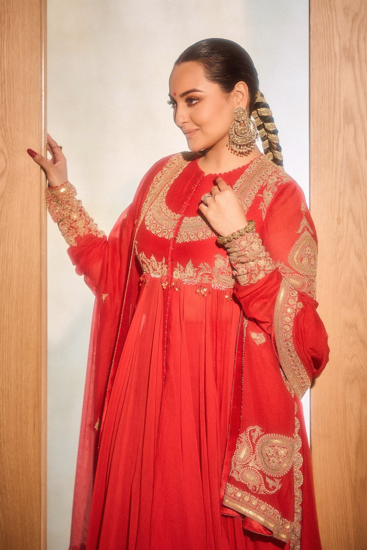 Sonakshi Sinha in Anamika Khanna