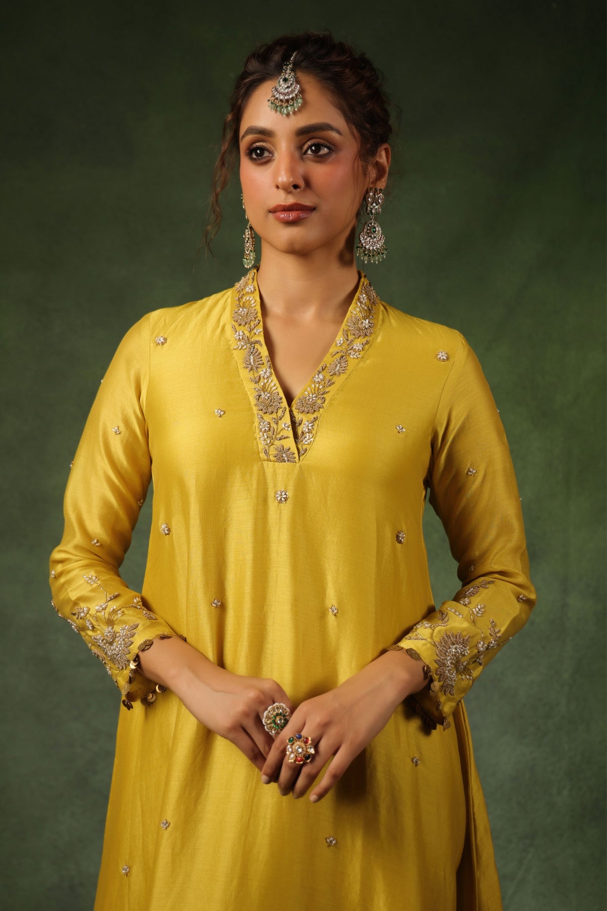 Phool Sunehra Kurta Set