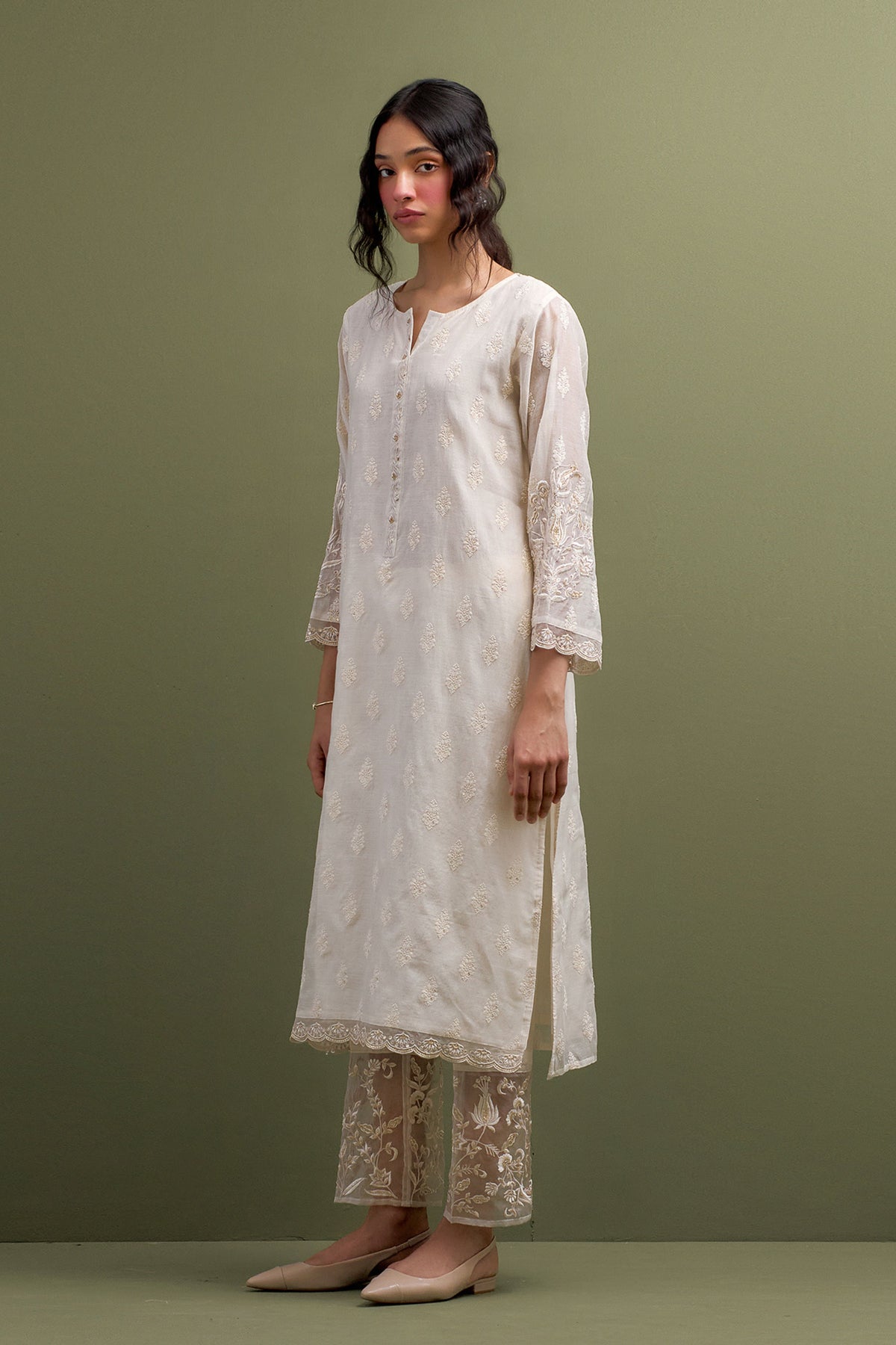 Ivory Embroidered Kurta Set With Dupatta