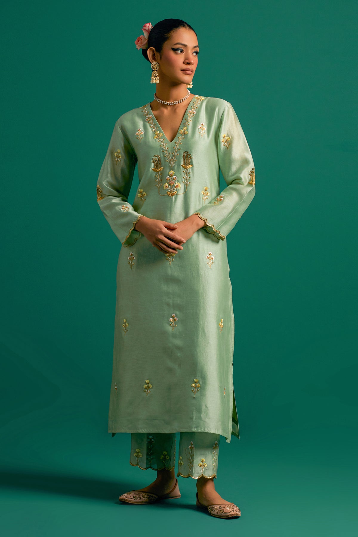 Green V Neck Silk Chanderi Kurta Set With Light Pink Dupatta