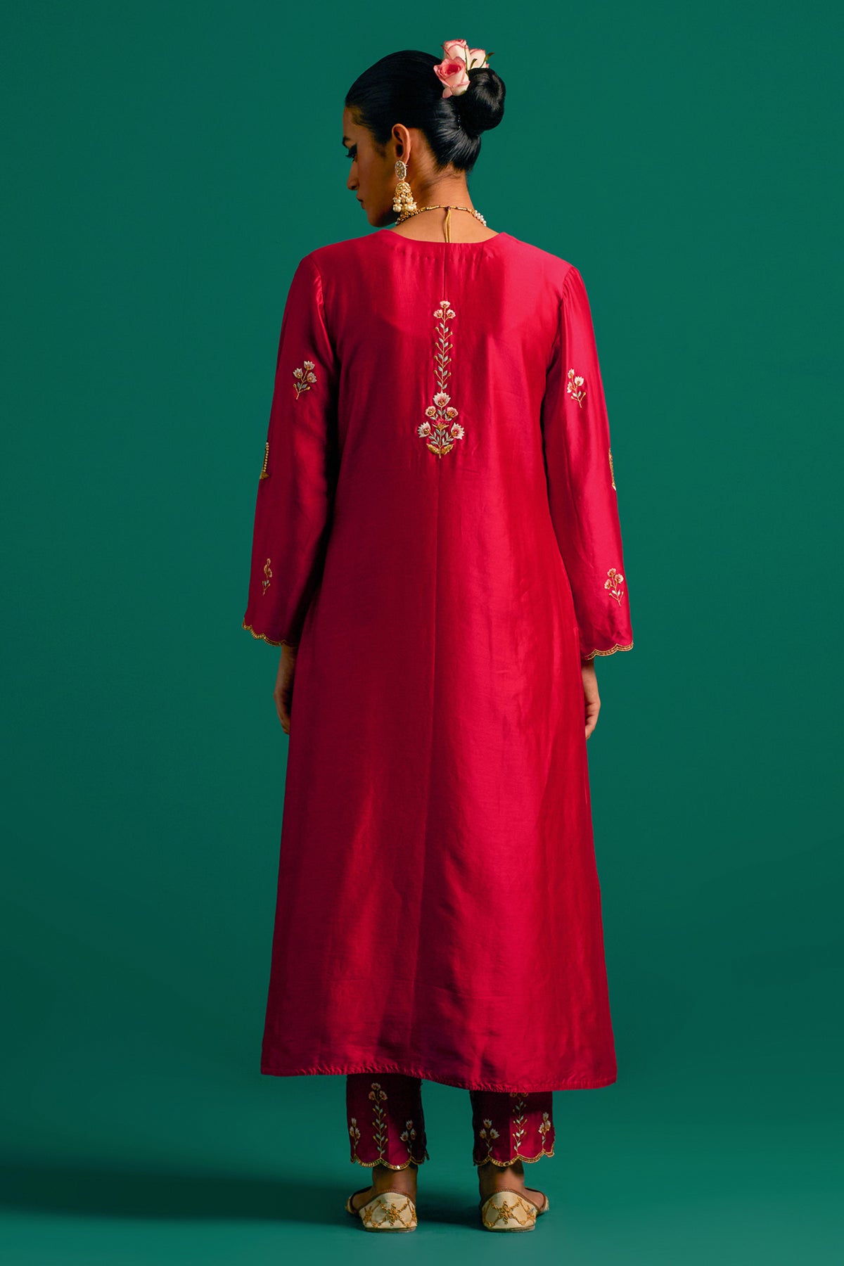 Red V Neck Silk Chanderi Kurta Set With Green Dupatta