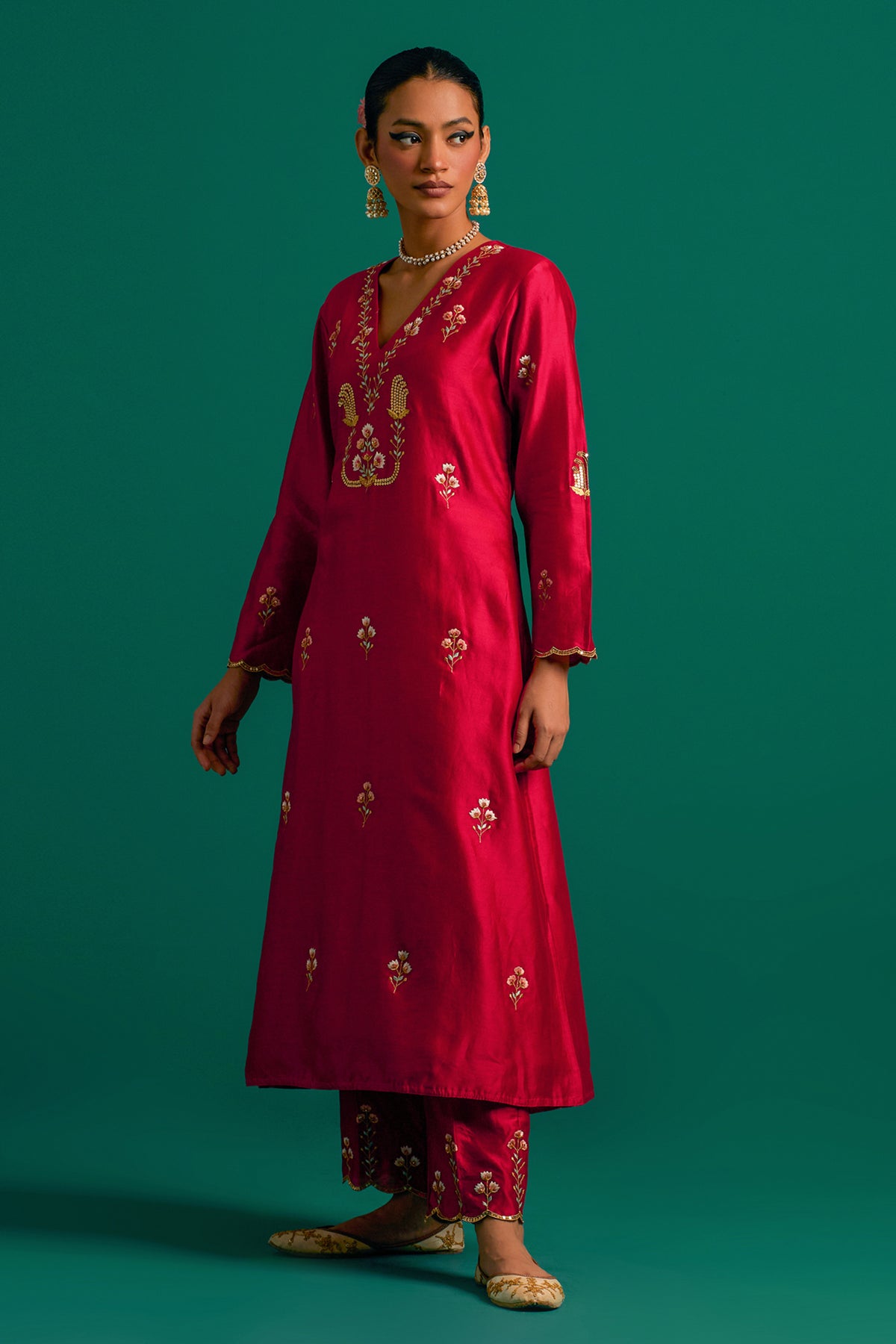 Red V Neck Silk Chanderi Kurta Set With Green Dupatta