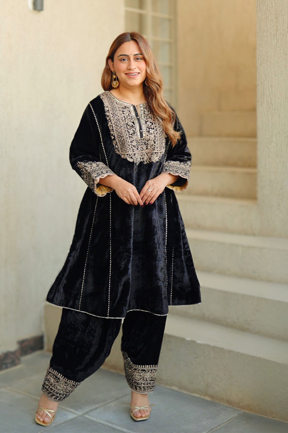 Nisreen Short Black Kurta Set