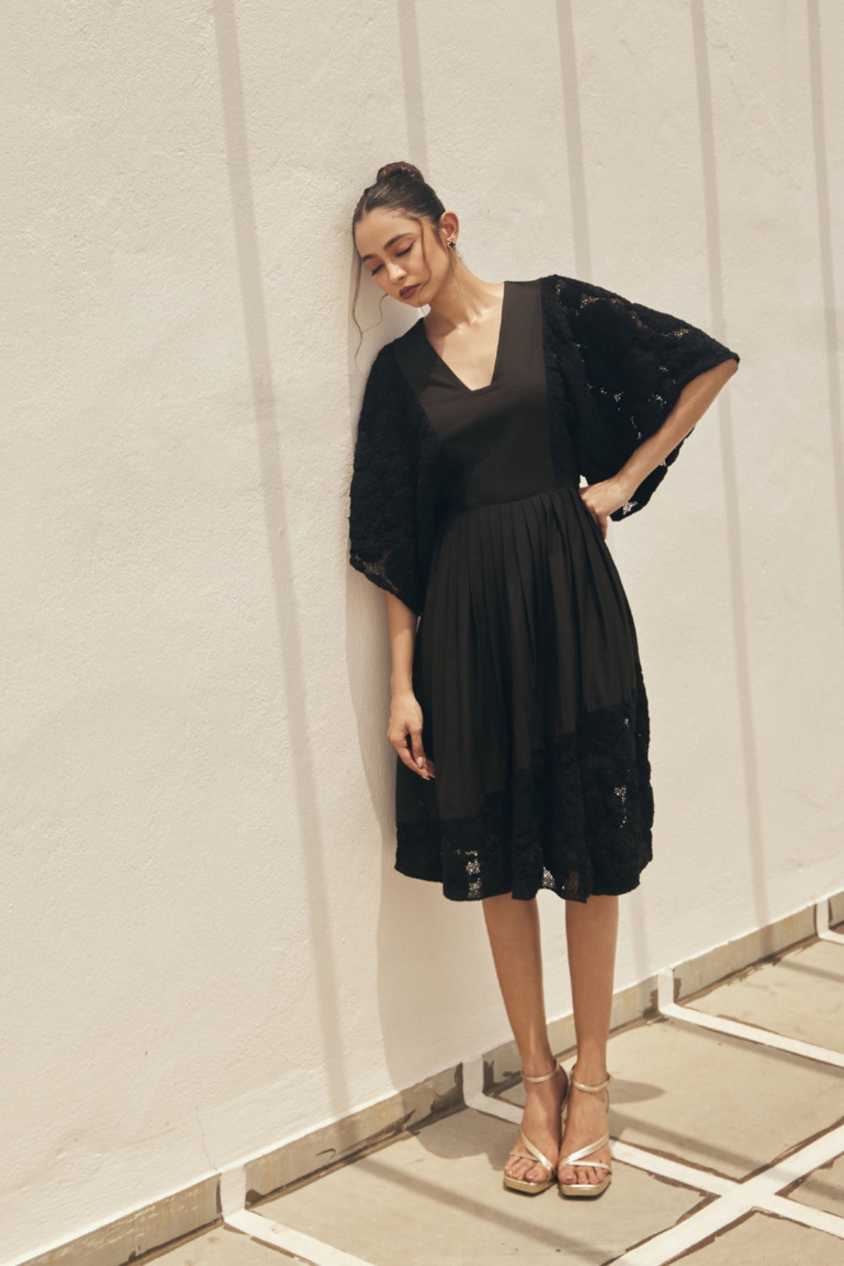 Black De-stress Midi Dress