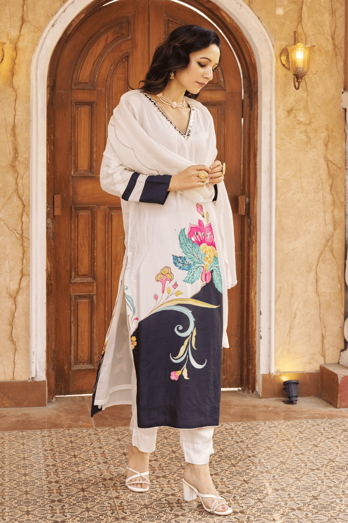 Nayaab Black &amp; White Kurta Set