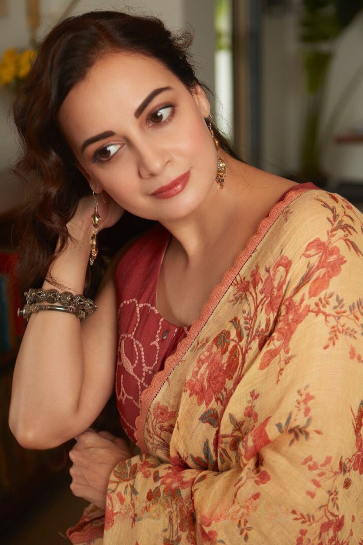 Dia Mirza in Kasturi Kundal