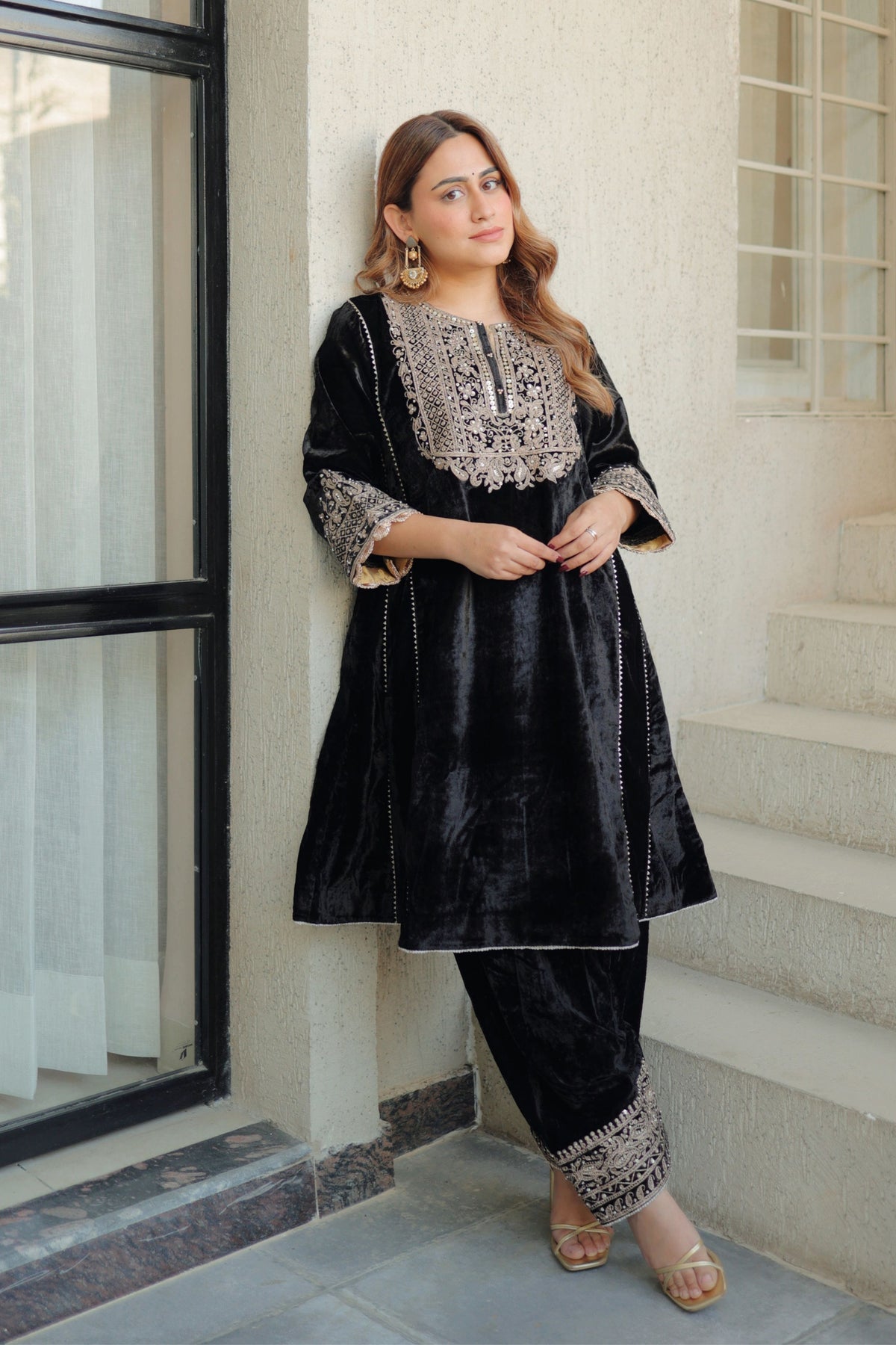 Nisreen Short Black Kurta Set