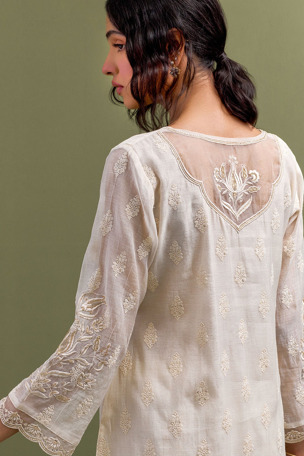 Ivory Embroidered Kurta Set With Dupatta