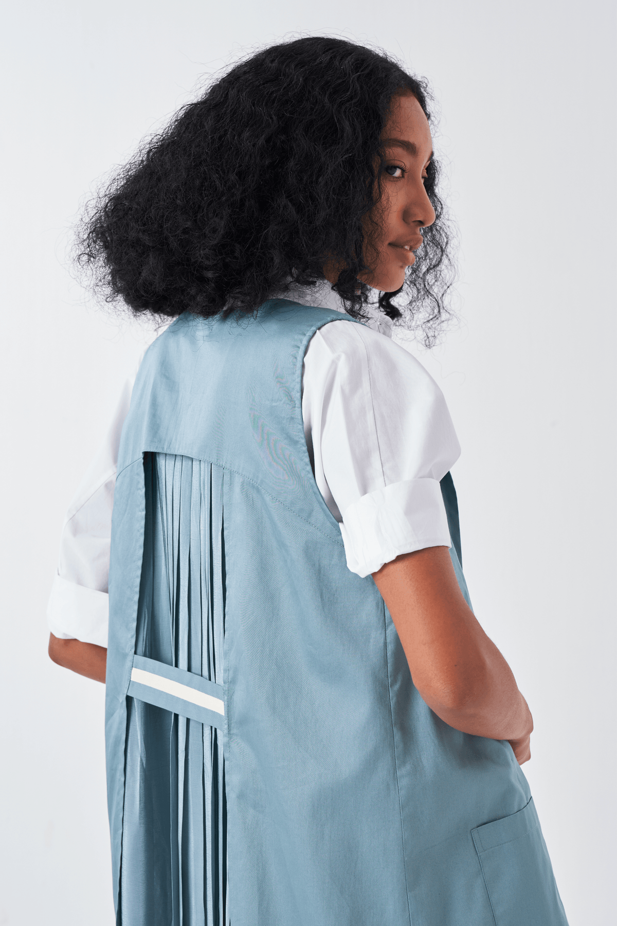 Sleeveless Back Pleat Jacket