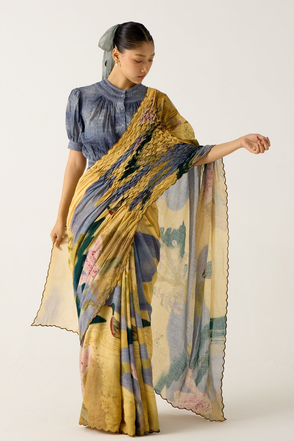 Smocked Wallflower Print Saree