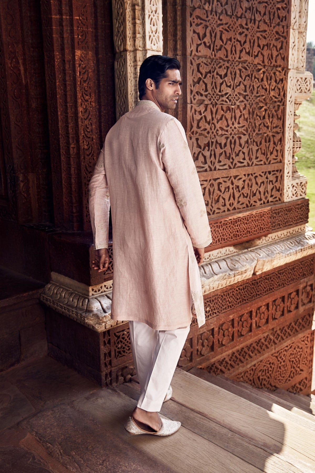 The Sona Patti Gulabi Linen Kurta