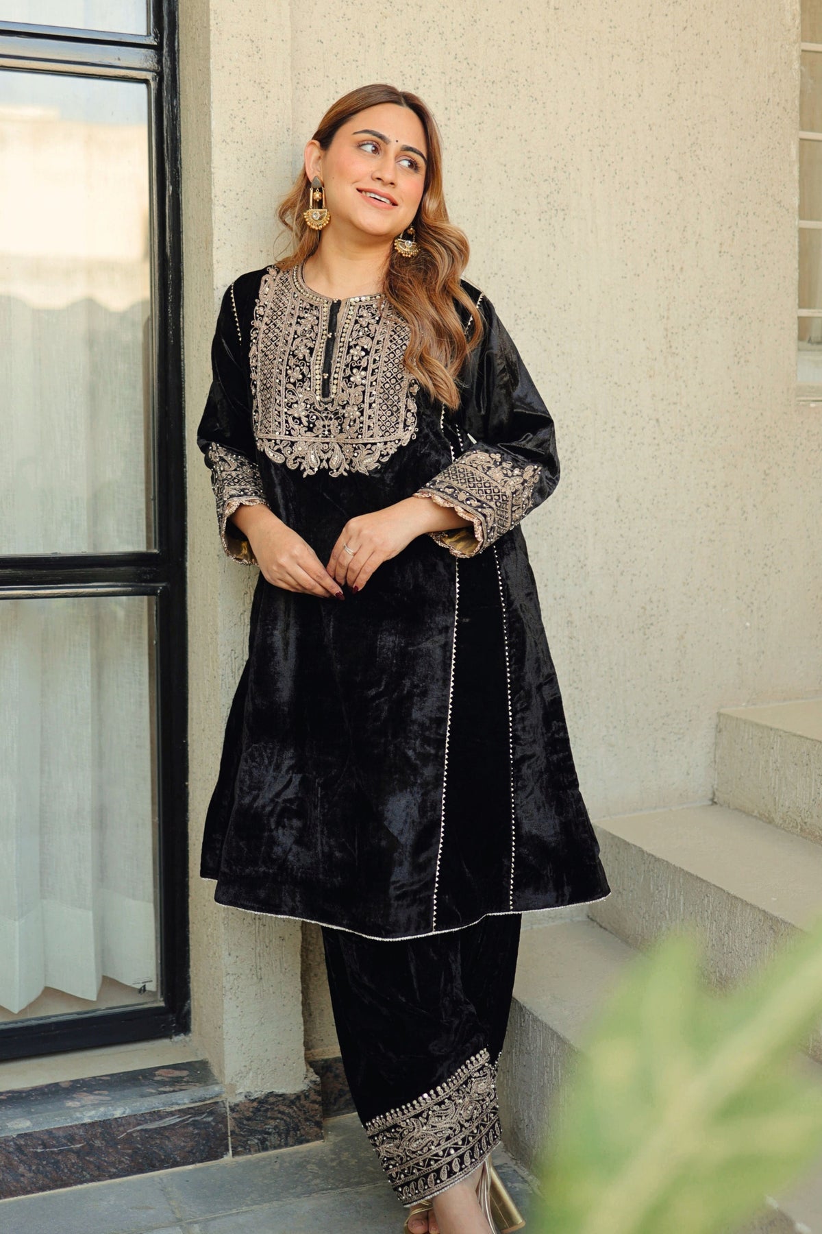 Nisreen Short Black Kurta Set