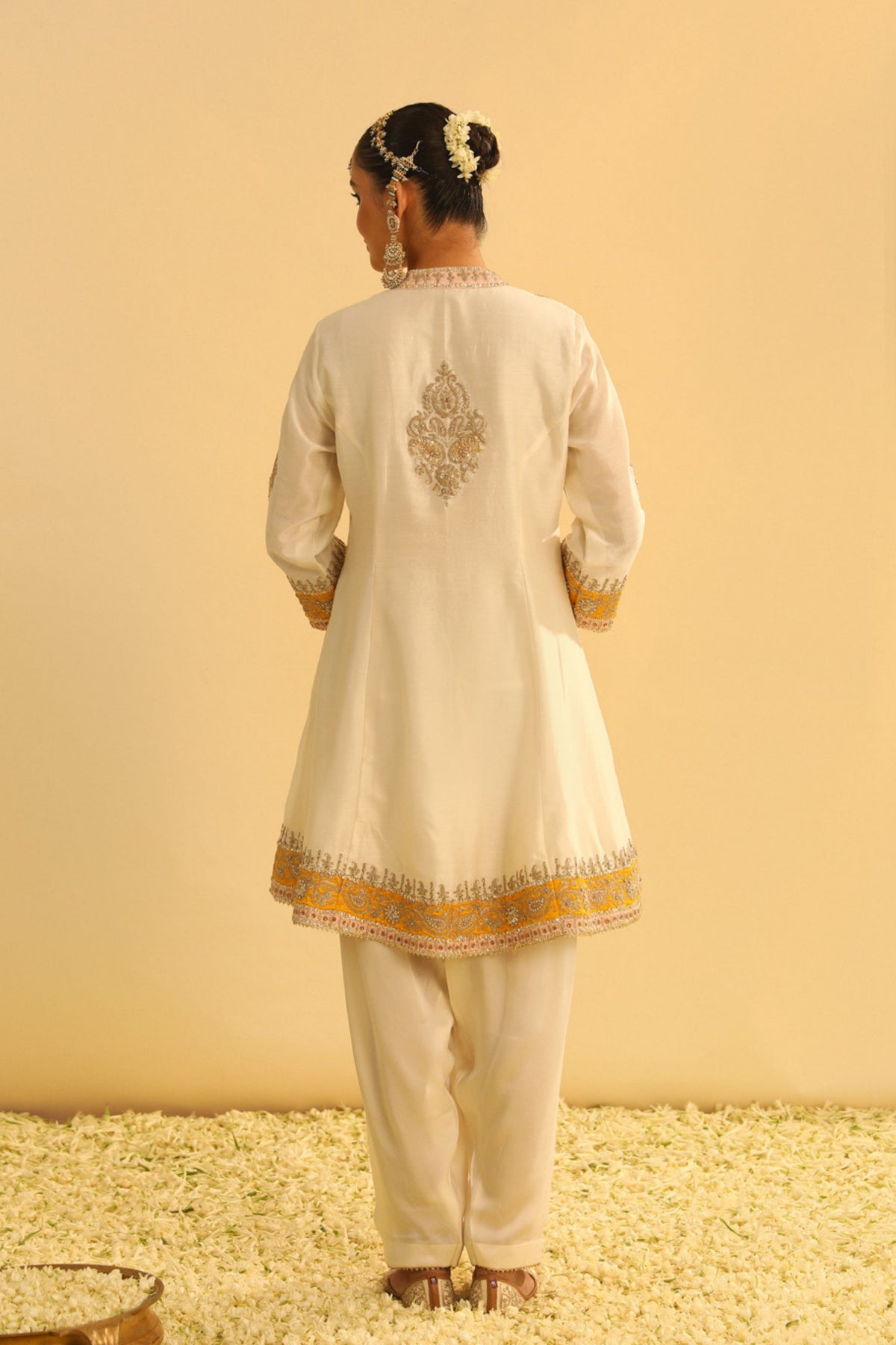 Amani Daisy Ivory Kurta Set