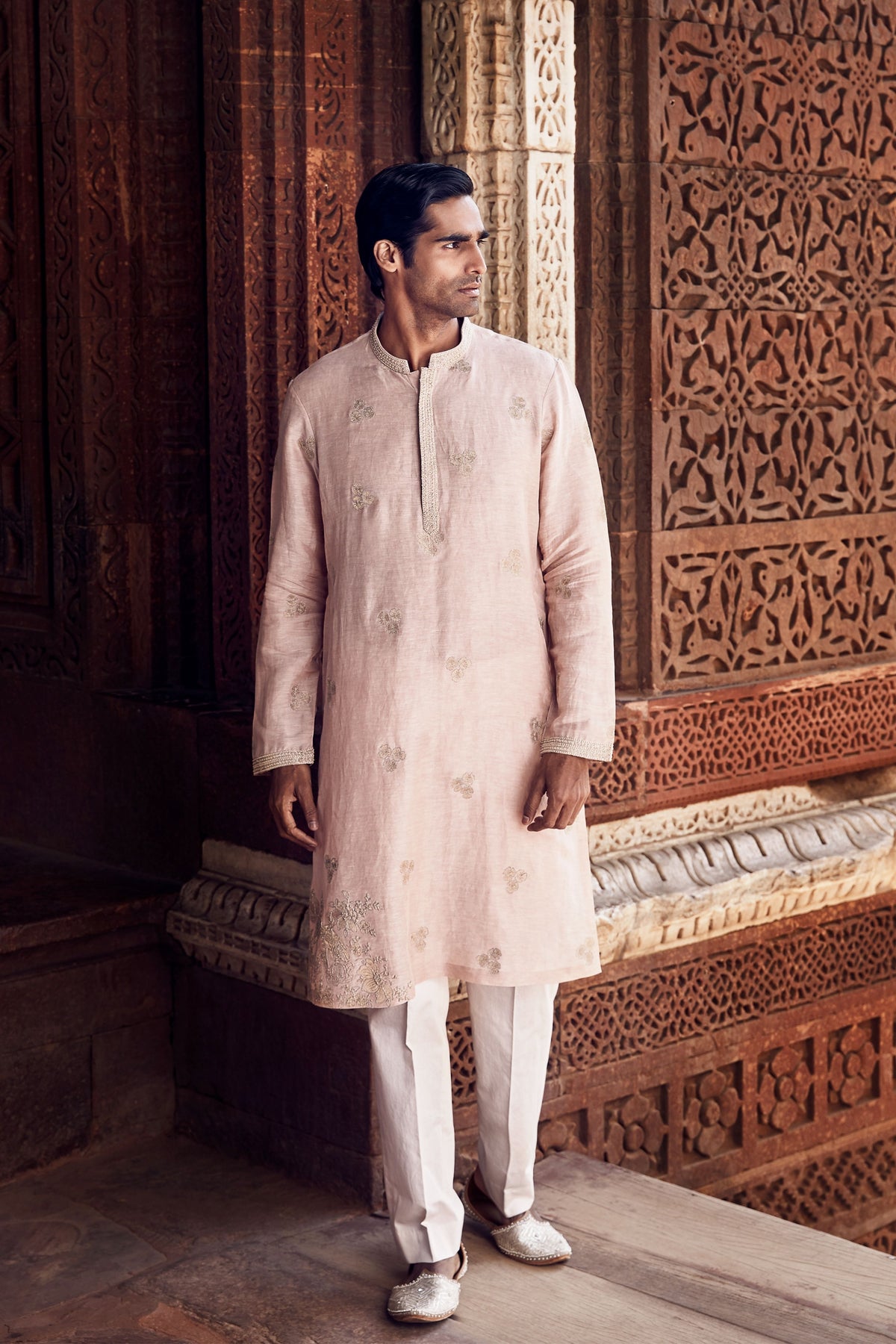 The Sona Patti Gulabi Linen Kurta