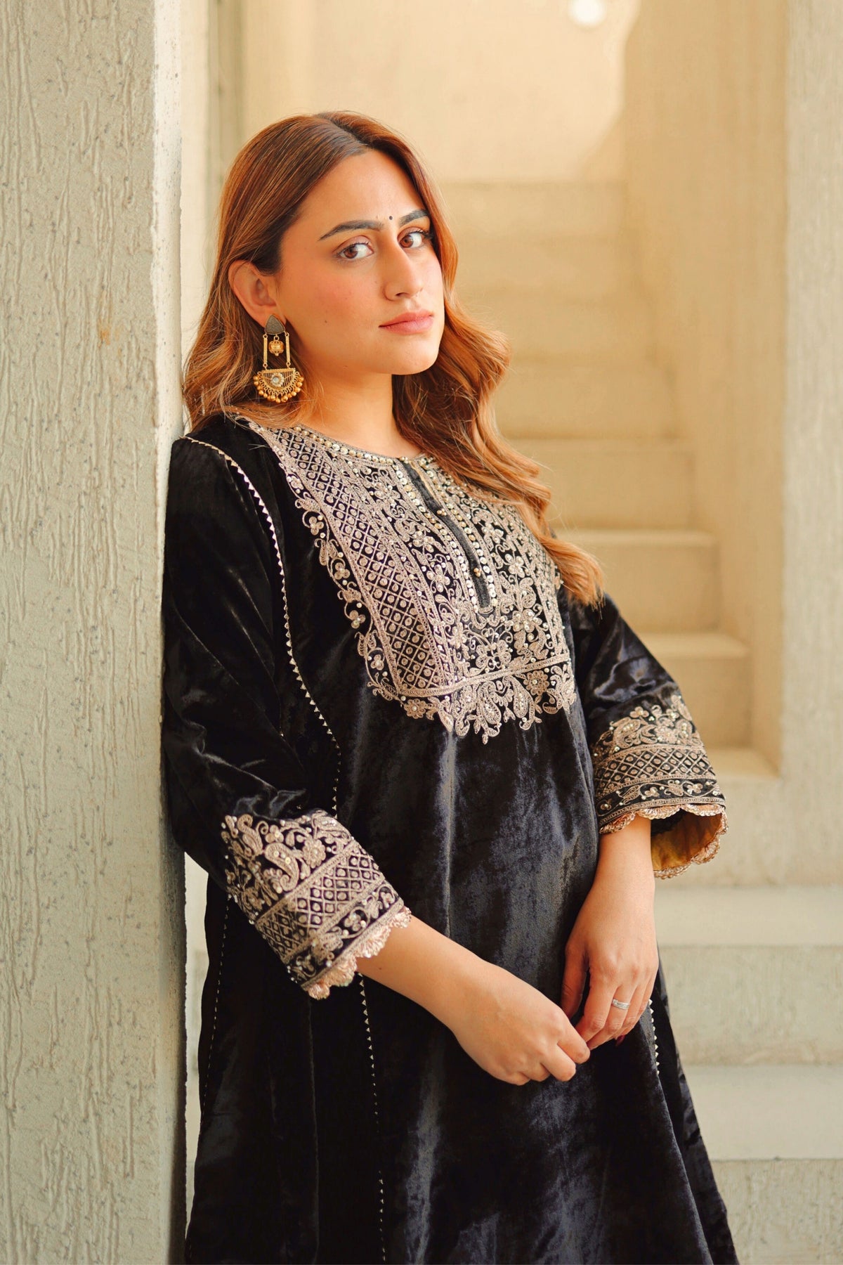 Nisreen Short Black Kurta Set