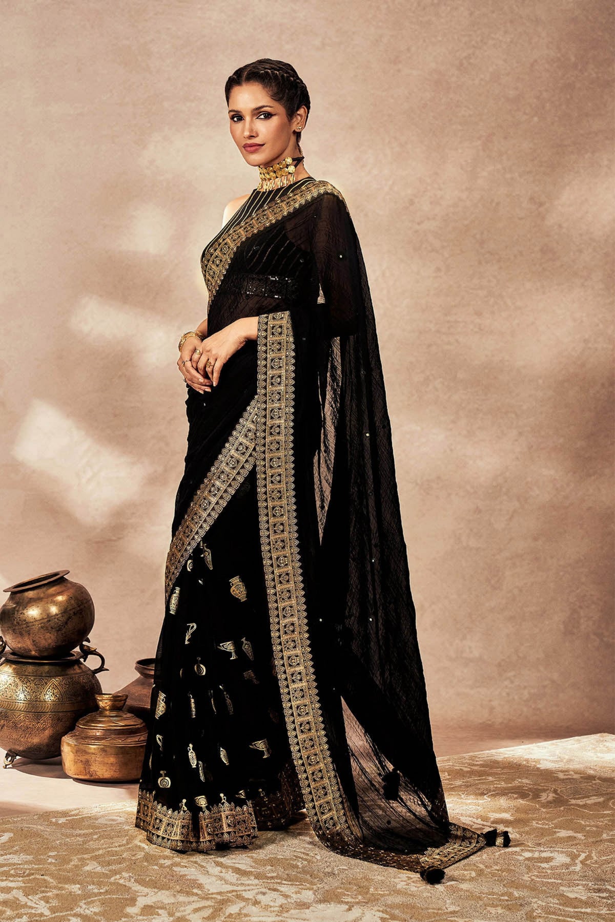 Black Potters Touch Crushed Saree