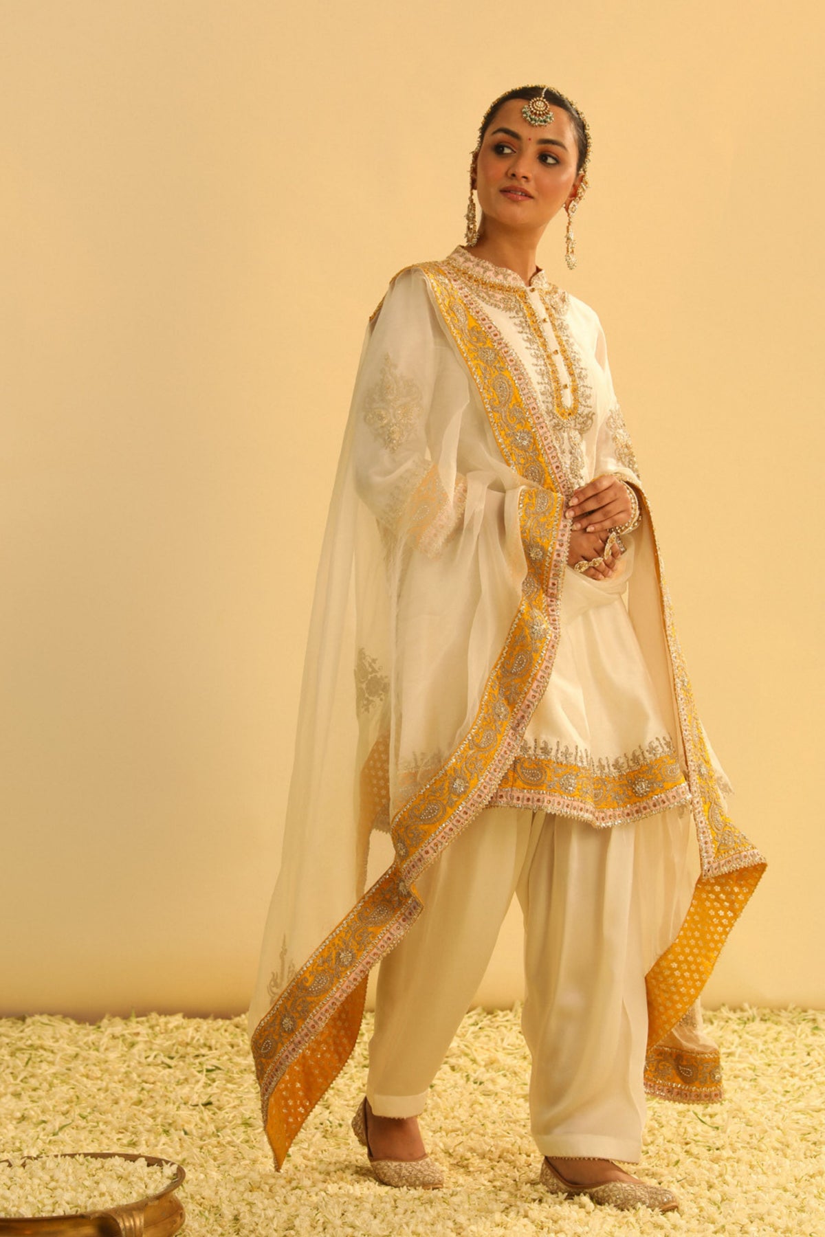 Amani Daisy Ivory Kurta Set