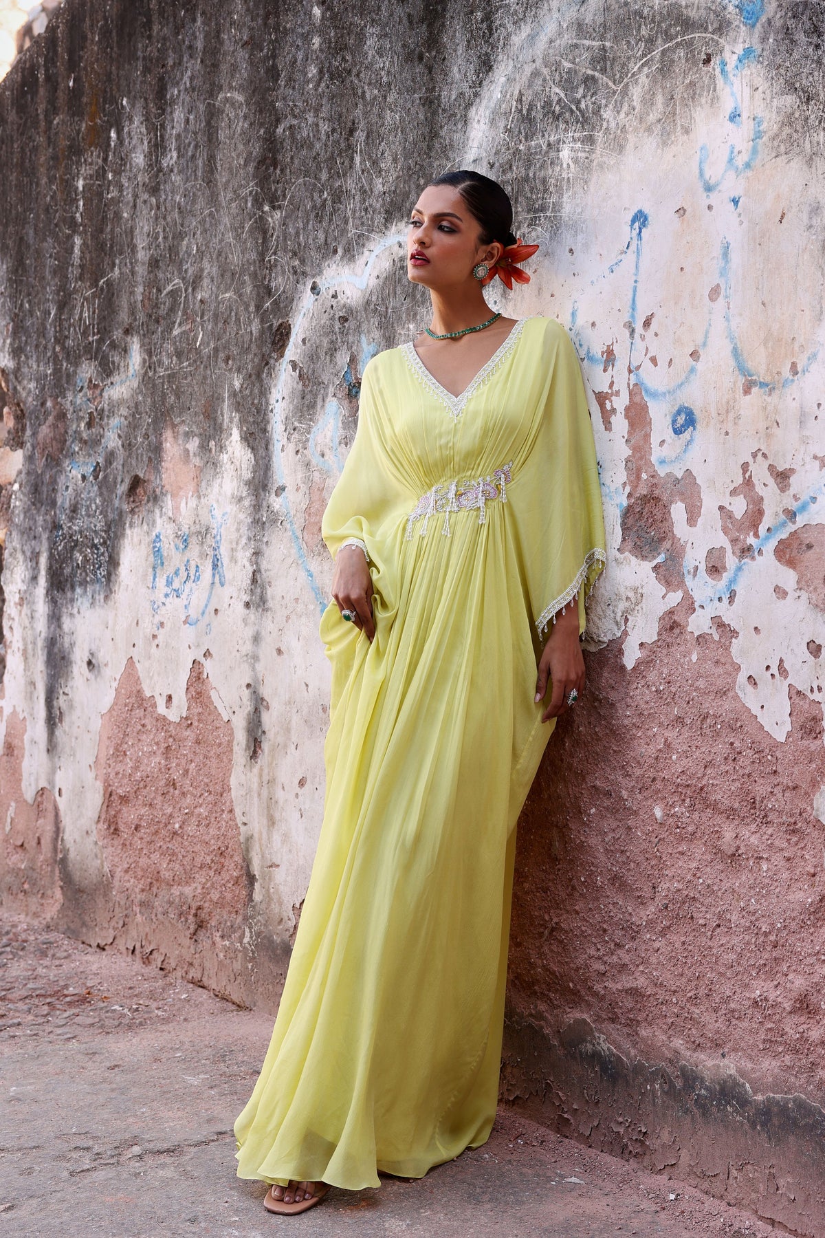 Manat Kaftan in Neon Green