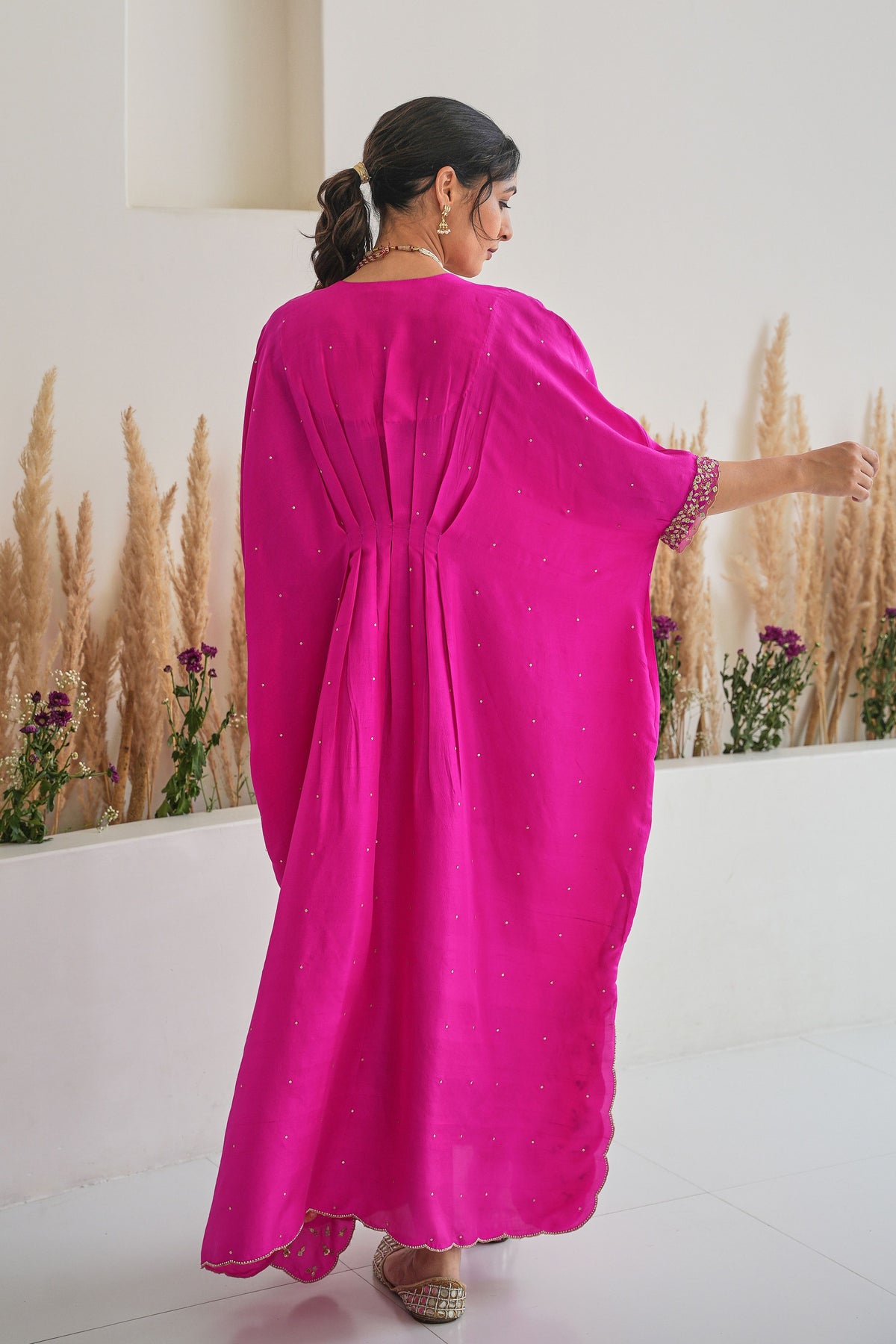 Ariana Kaftan in Magenta