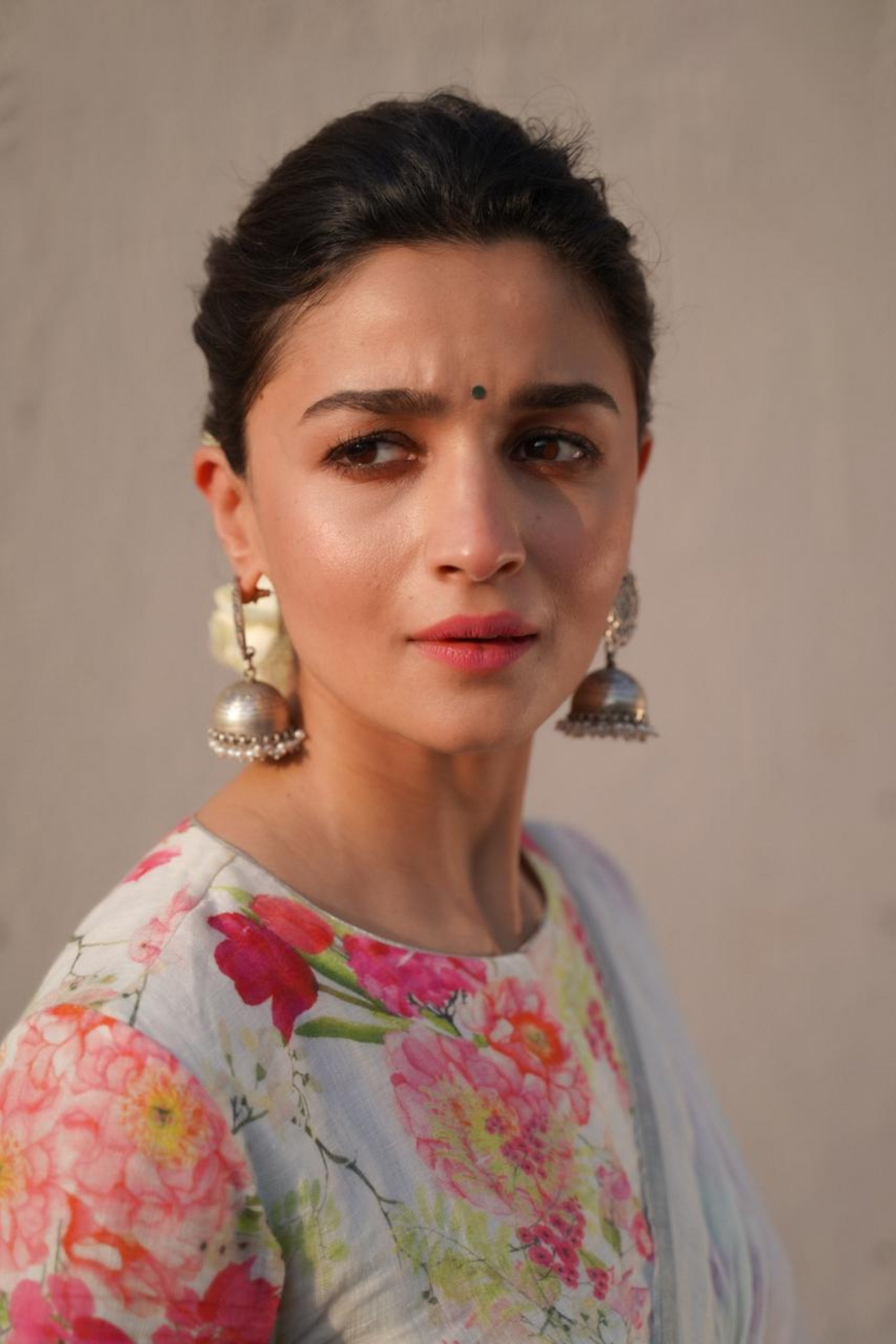 Gorgeous Alia Bhatt in Earring