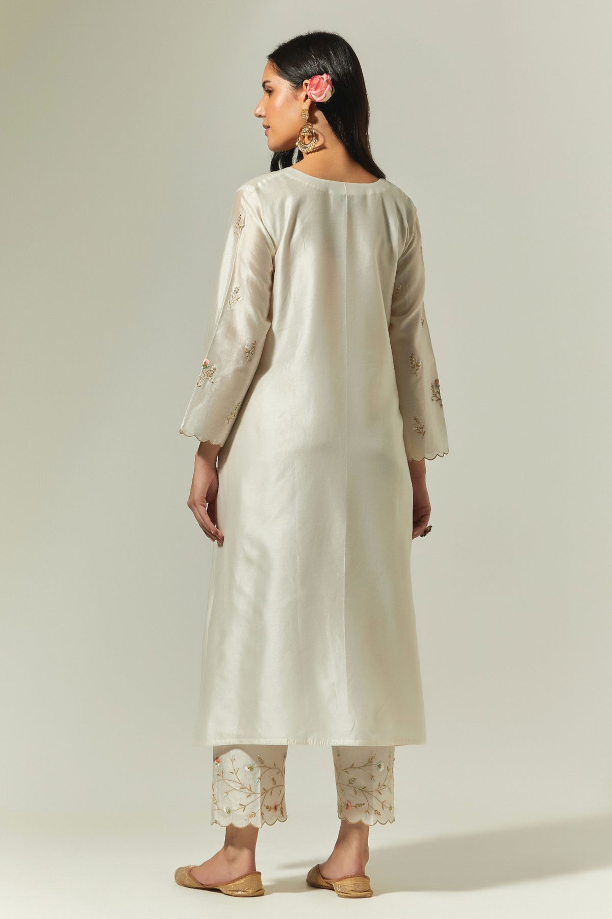 Off White Silk Chanderi Hand Embroidered Kurta With Plackett