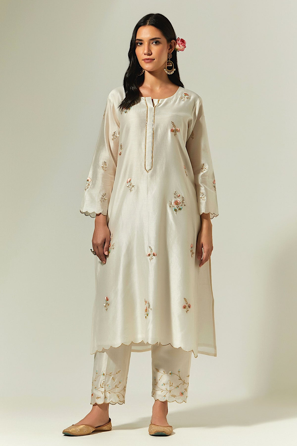 Off White Silk Chanderi Hand Embroidered Kurta With Plackett