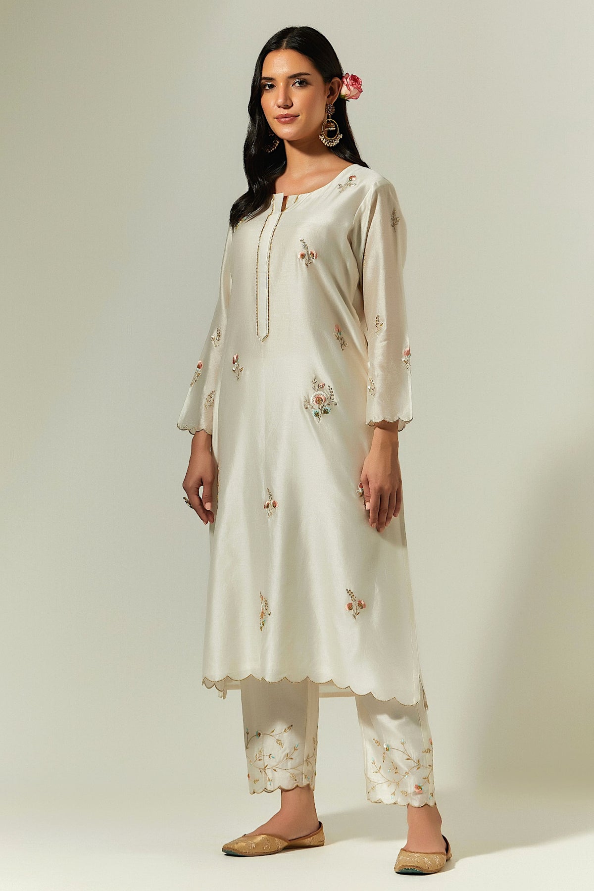 Off White Silk Chanderi Hand Embroidered Kurta With Plackett